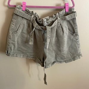 American Eagle paperbag mom shorts